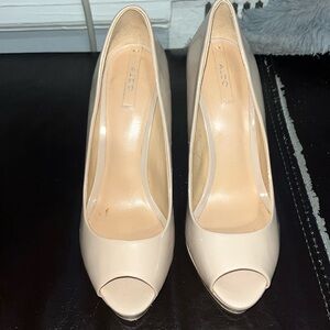 Aldo beige open toe shoes size 7